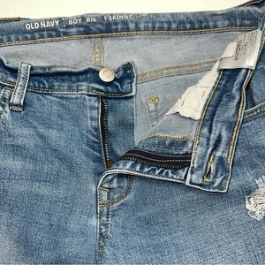 Old Navy Boyfriend Cut Capri Distressed Light Blue Denim Jeans